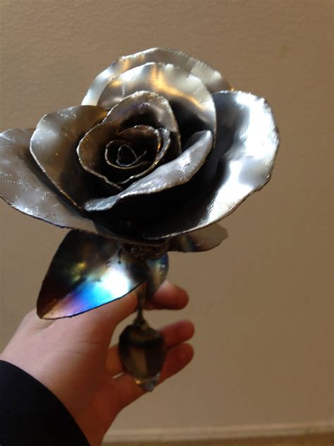 fabrication rose en metal|metal roses.